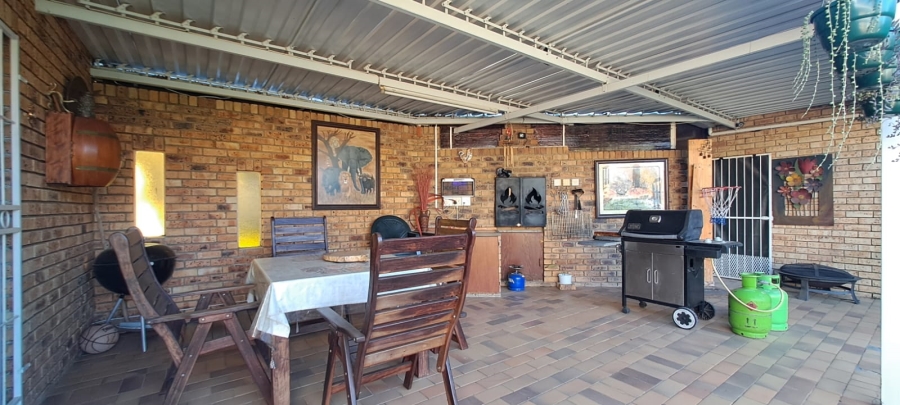 4 Bedroom Property for Sale in La Provance Free State